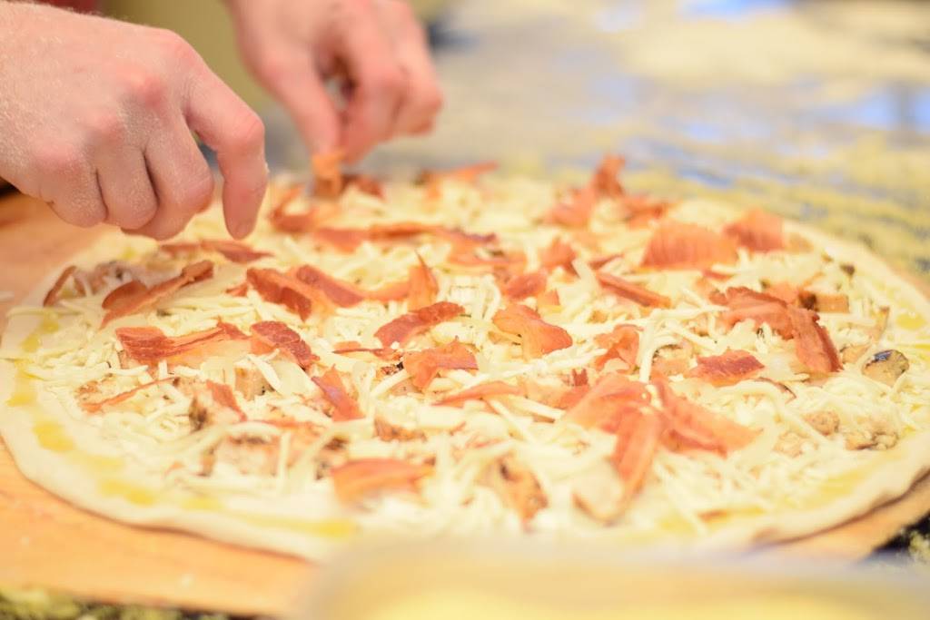 Luigis Apizza | meal delivery | 323 Washington Ave, North Haven, CT 06473, USA | 2032349666 OR +1 203-234-9666