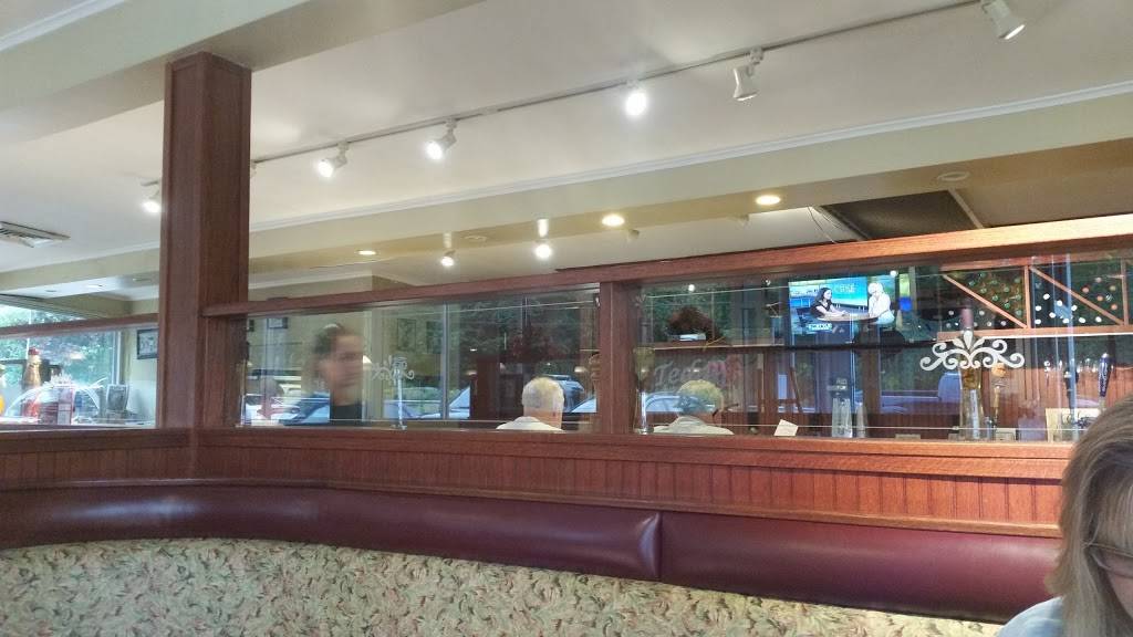 Teddy Bs Restaurant | restaurant | 136 Amity Rd, Bethany, CT 06524, USA | 2033931525 OR +1 203-393-1525