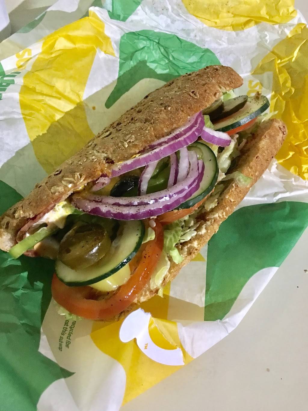 Subway | restaurant | 27923 Greenspot Rd B, Highland, CA 92346, USA | 9098624250 OR +1 909-862-4250