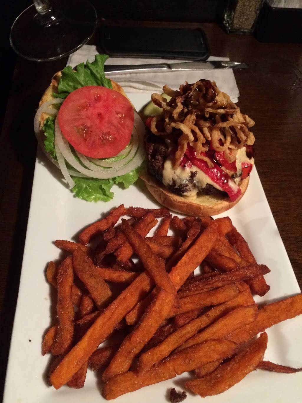 Shooter McGees | restaurant | 5239 Duke St, Alexandria, VA 22304, USA | 7037519266 OR +1 703-751-9266