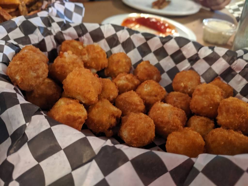 Catfish Charlies Restaurant | restaurant | 6875 MO-224, Wellington, MO 64097, USA | 8162400006 OR +1 816-240-0006