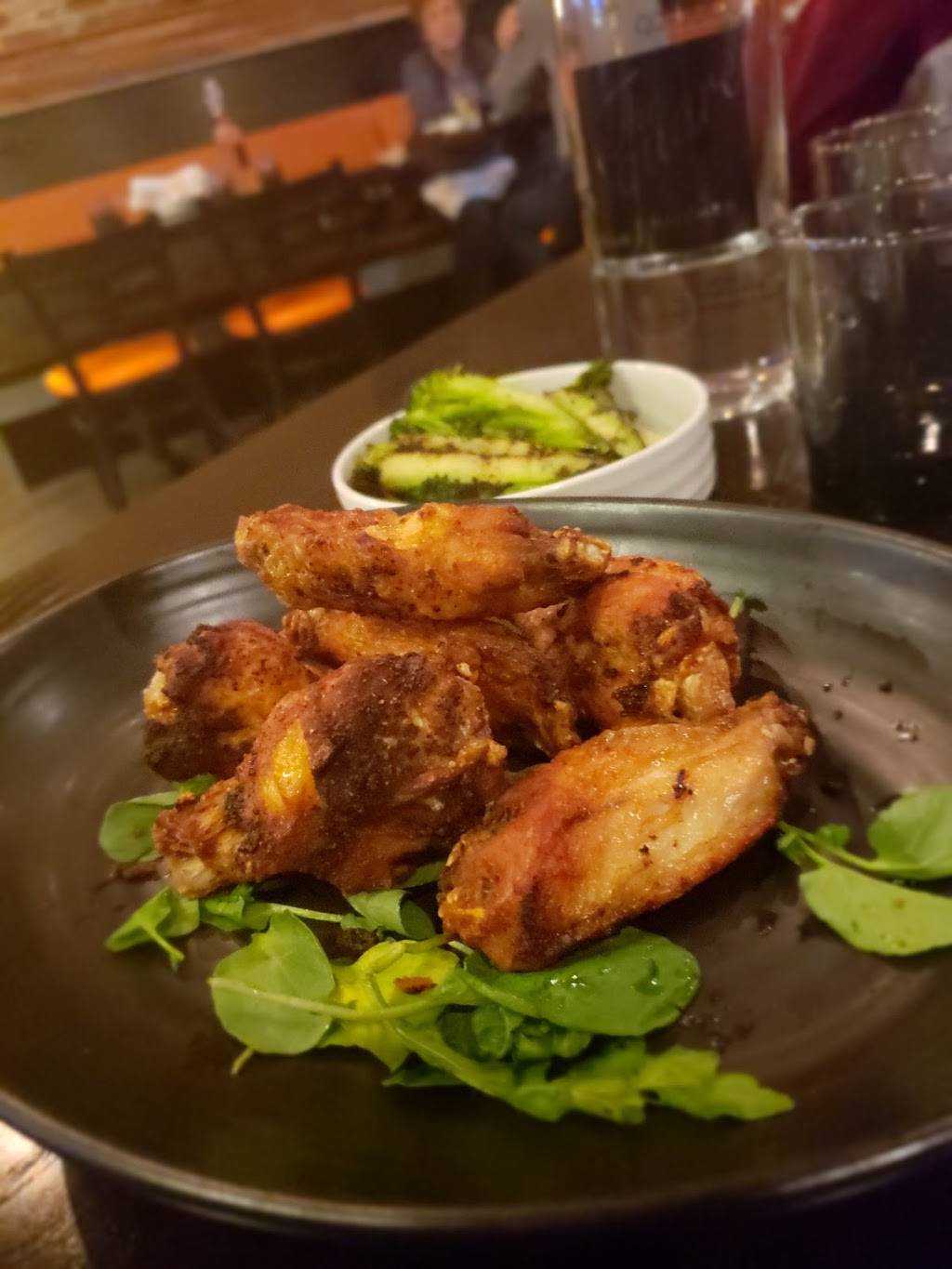 The Square Kitchen & Bar | restaurant | 1 Pond St, Sharon, MA 02067, USA | 7818677979 OR +1 781-867-7979