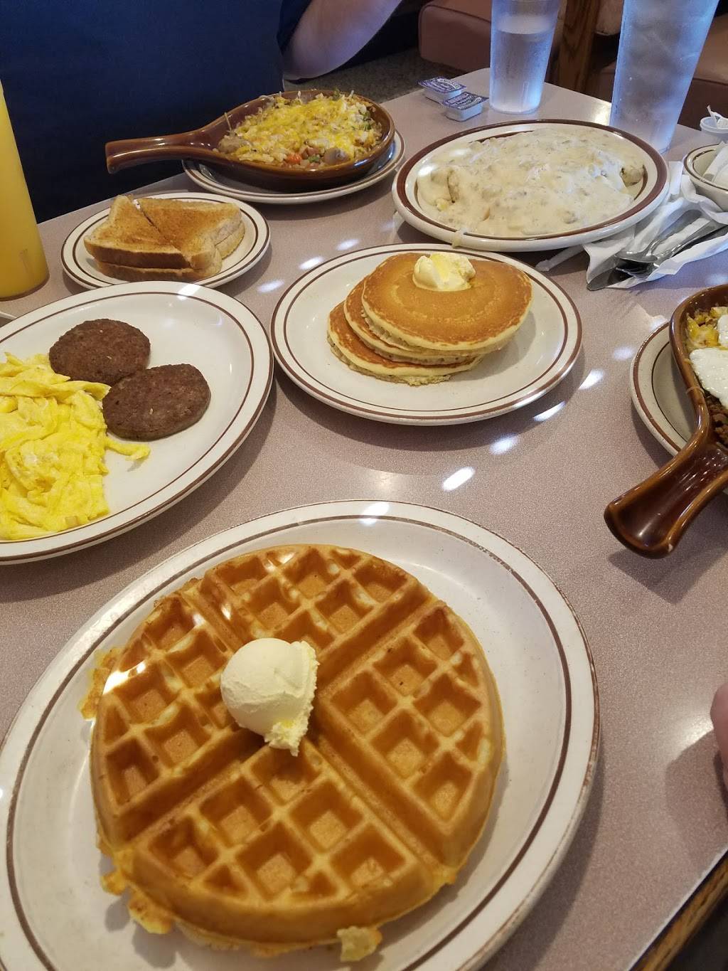 Papas Pancake House | restaurant | 7606 Pendleton Pike, Indianapolis, IN 46226, USA | 3175460494 OR +1 317-546-0494