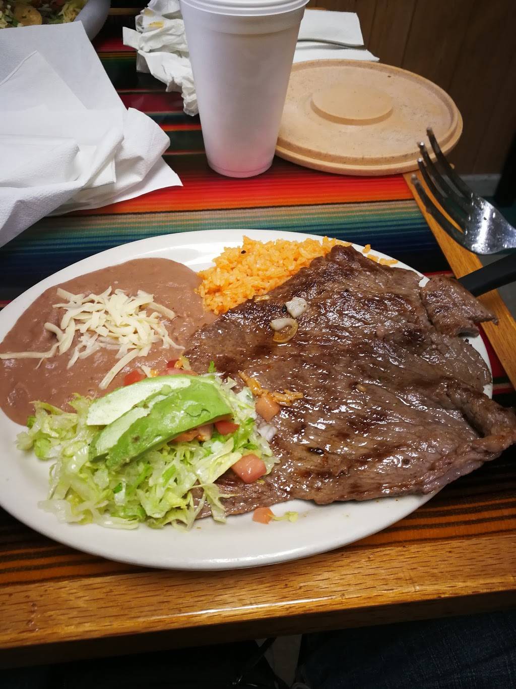 El Barrio Mexican Restaurant | meal takeaway | 336 N Independence Blvd, Romeoville, IL 60446, USA | 8153721100 OR +1 815-372-1100