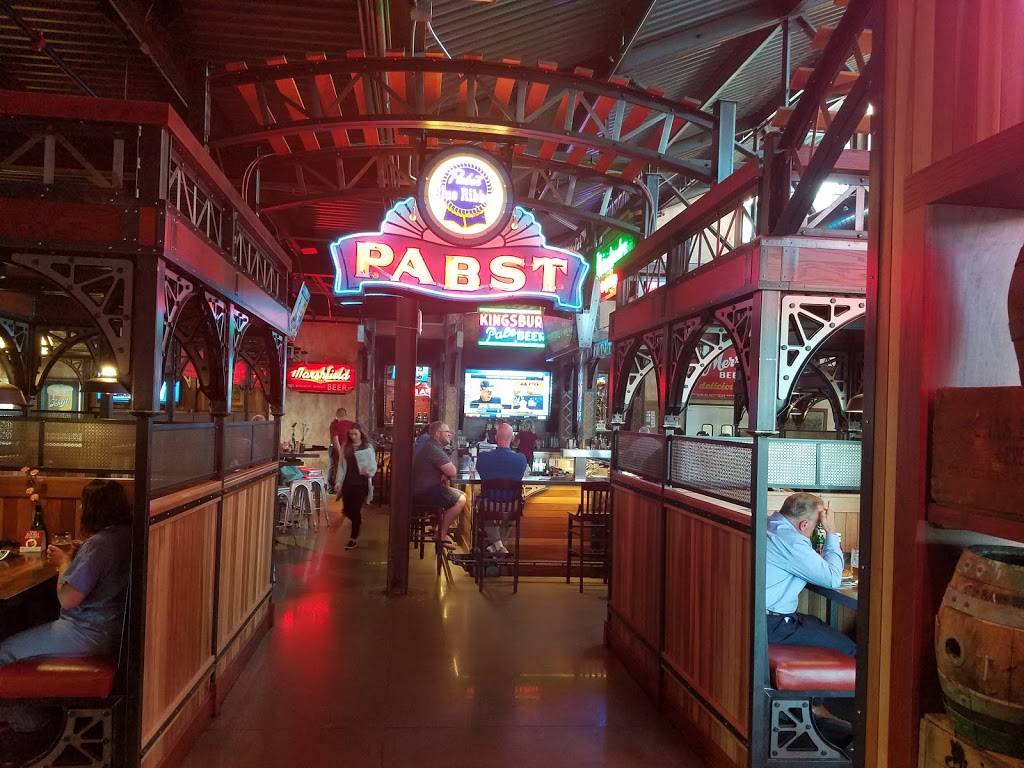 Water Street Brewery | restaurant | 140 W Town Square Way, Oak Creek, WI 53154, USA | 4143015290 OR +1 414-301-5290