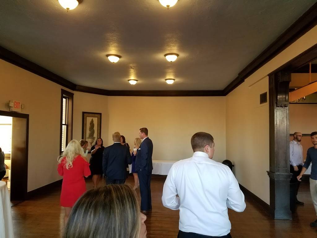 The Grotto | restaurant | 115 S Washington St, Carbondale, IL 62901, USA | 6185496400 OR +1 618-549-6400