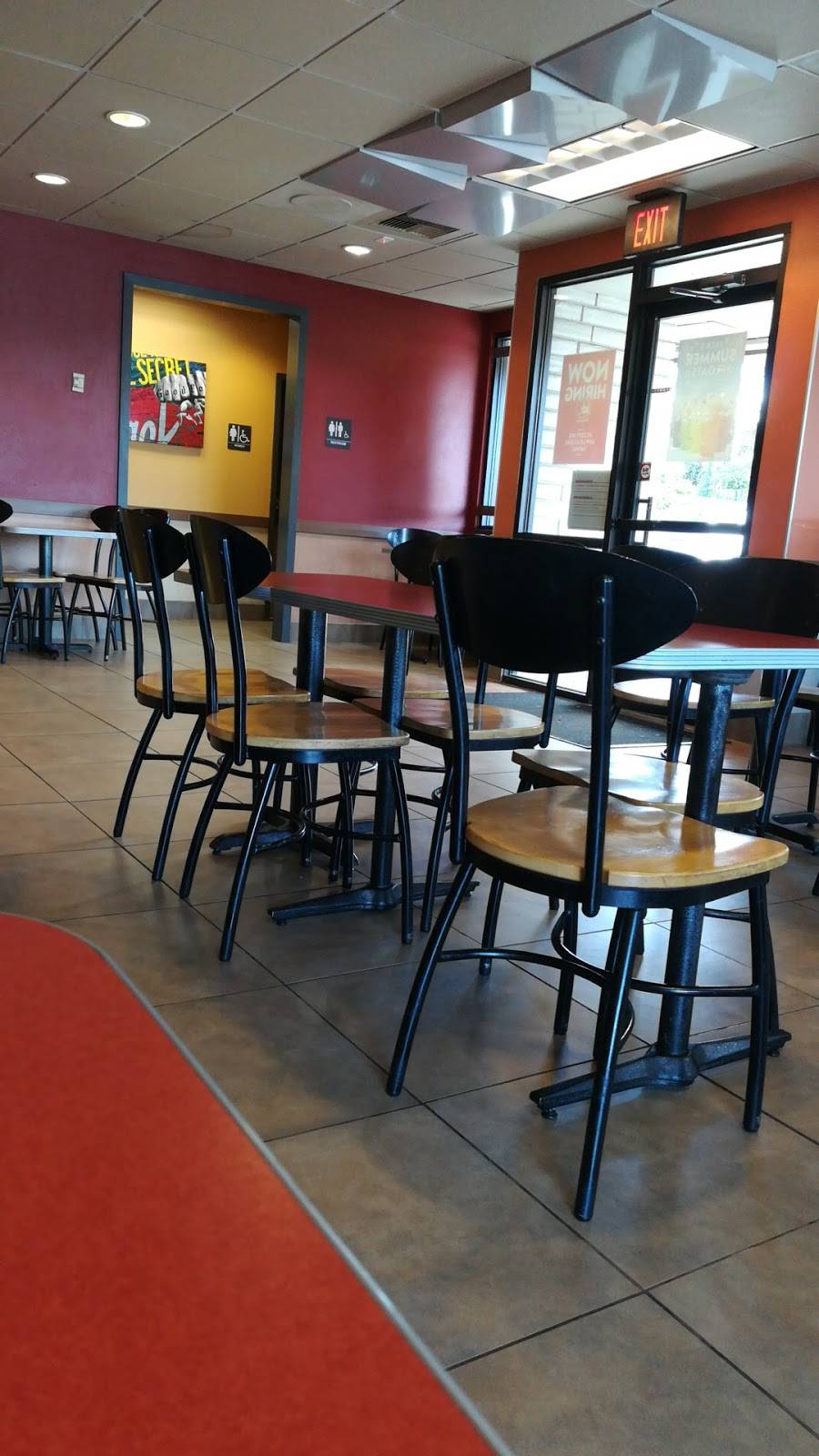 Jack in the Box | restaurant | 602 W Napa St, Sonoma, CA 95476, USA | 7079350258 OR +1 707-935-0258