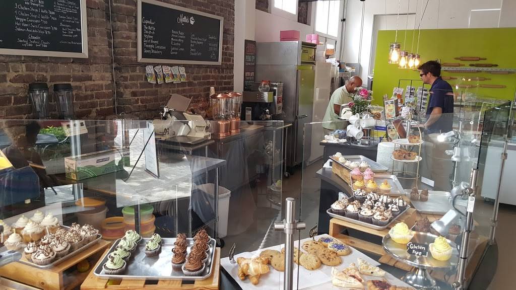 Matties Delectable Desserts | bakery | 8444 International Dr, Orlando, FL 32819, USA | 4077359550 OR +1 407-735-9550