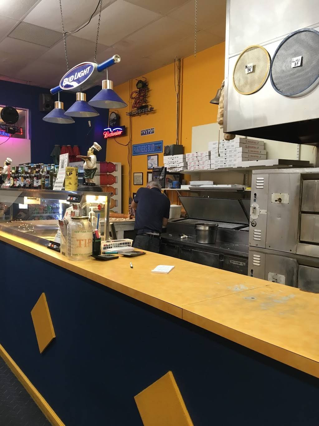 New York Pizza and Deli | restaurant | 6613 N Kings Hwy # C, Myrtle Beach, SC 29572, USA | 8434975900 OR +1 843-497-5900