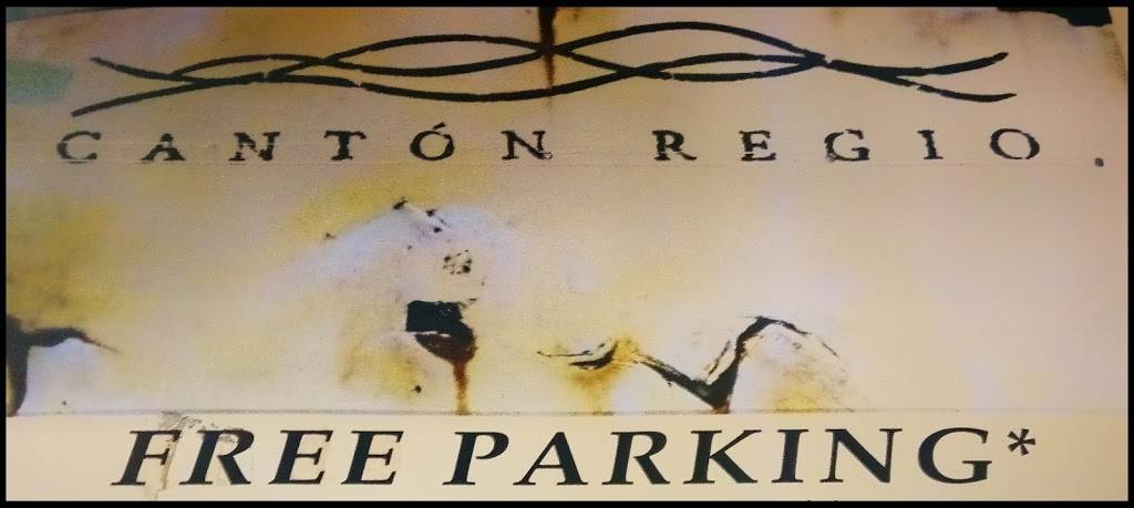 Cantón Regio Chicago - Complimentary, Guest Parking Lot | restaurant | 1805 S Laflin St, Chicago, IL 60608, USA | 3127333045 OR +1 312-733-3045