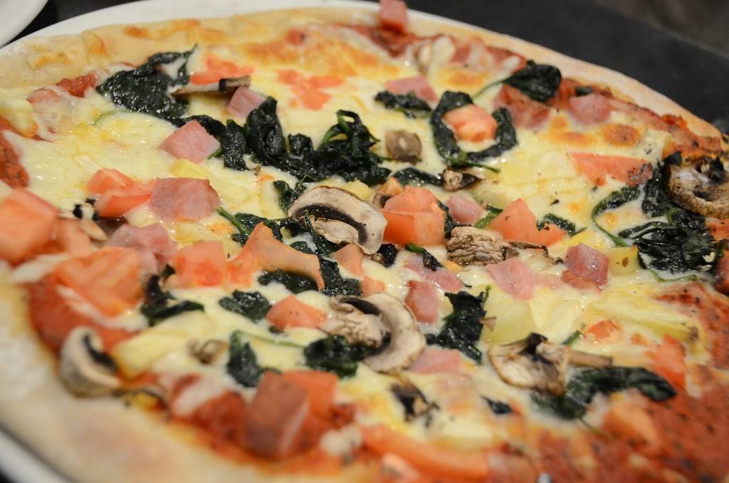 The Red Palm | restaurant | 3020 95th St, Evergreen Park, IL 60805, USA | 7085813154 OR +1 708-581-3154