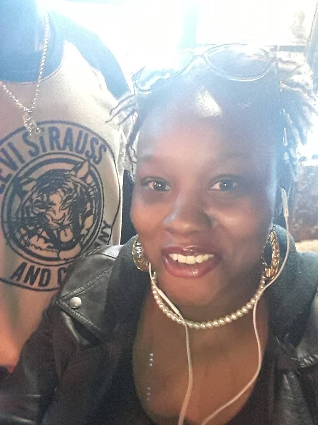 Atlanta Wings | restaurant | 4421 Glenwood Rd #300, Decatur, GA 30032, USA | 4042882345 OR +1 404-288-2345