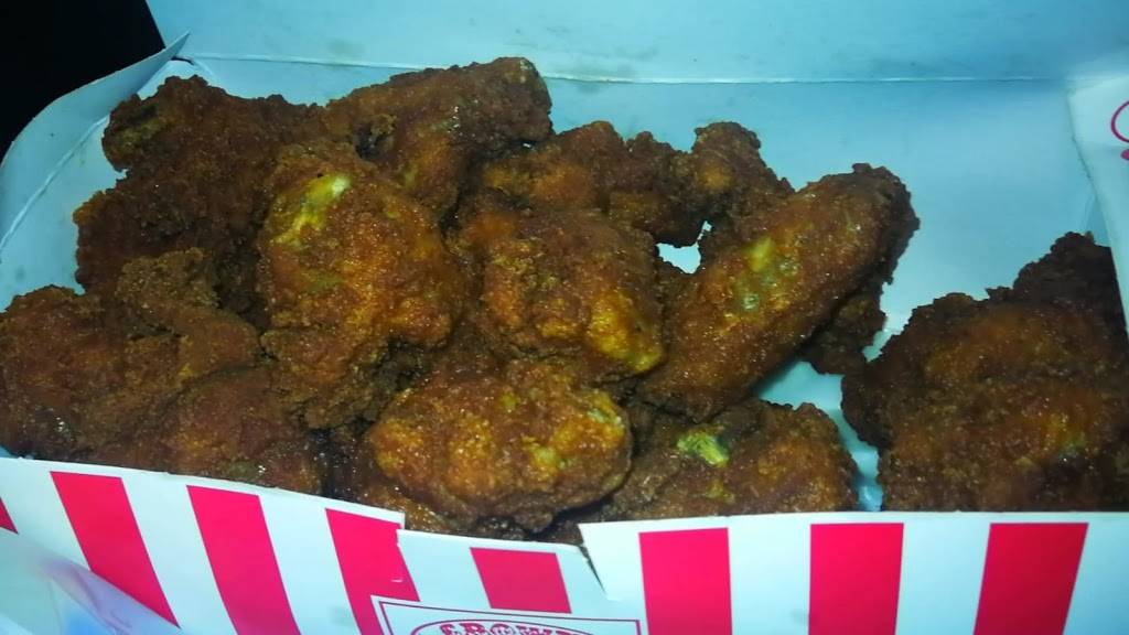 Kennedy Fried Chicken | restaurant | 1341 Flatbush Ave, Brooklyn, NY 11210, USA | 7182879999 OR +1 718-287-9999