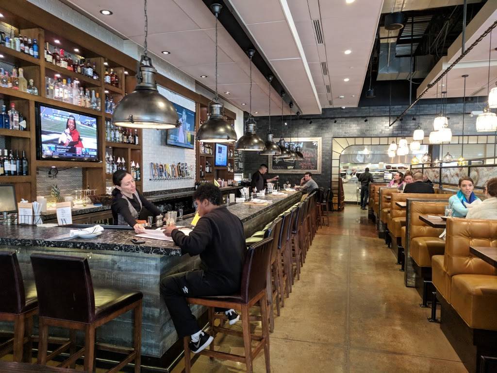 Not Your Average Joes | restaurant | 15101 Potomac Town Pl, Woodbridge, VA 22191, USA | 5719895637 OR +1 571-989-5637