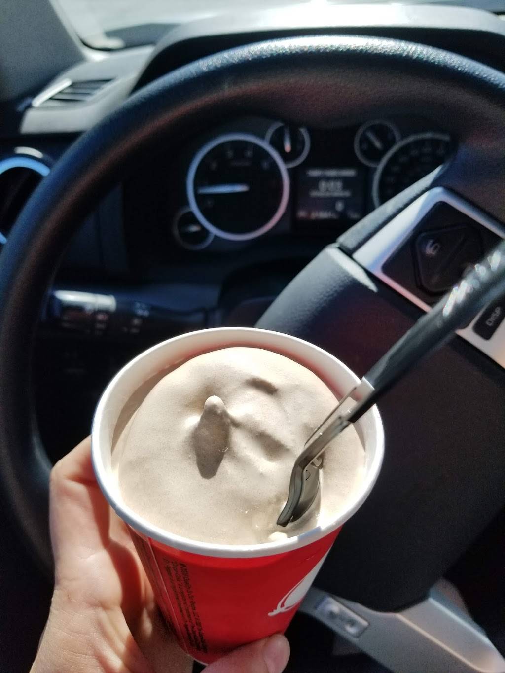 Wendys | restaurant | 2395 Geer Rd, Turlock, CA 95382, USA | 2096329215 OR +1 209-632-9215