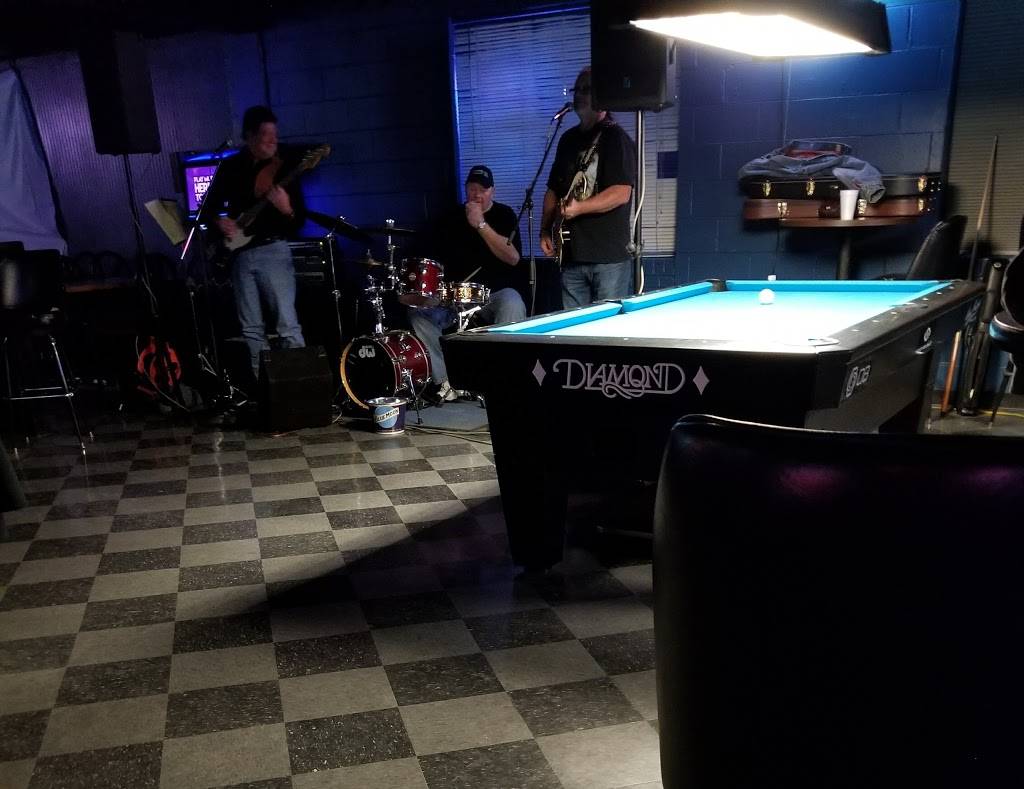 On The Rail Bar & Grill | restaurant | 465 E Main St, Easley, SC 29640, USA | 8646716062 OR +1 864-671-6062