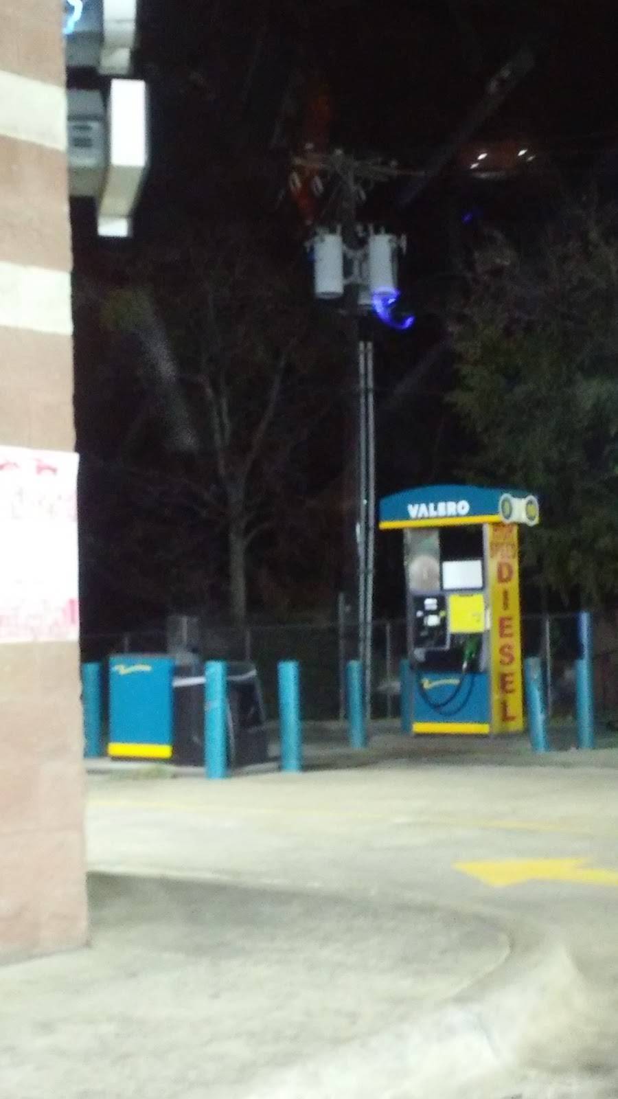 Valero | restaurant | 1411 N Duncanville Rd, Duncanville, TX 75116, USA | 9725727270 OR +1 972-572-7270