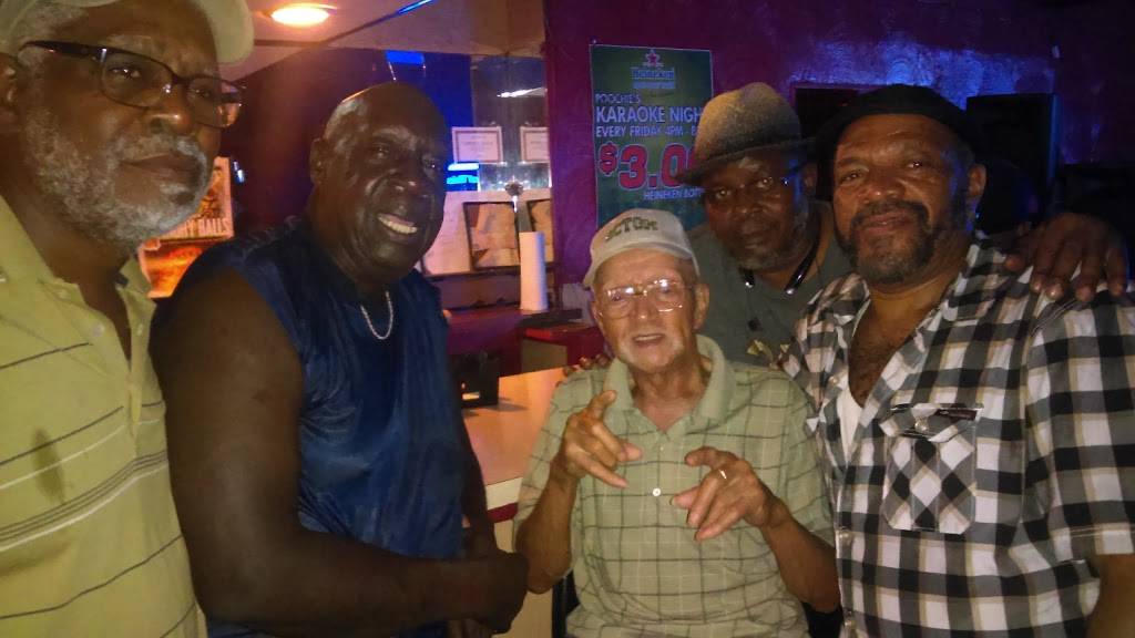 Poochies Deli | restaurant | 11921 Miles Ave, Cleveland, OH 44105, USA | 2164290075 OR +1 216-429-0075