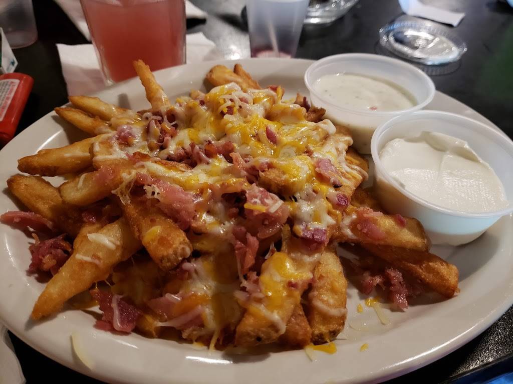 Waterfront Bar & Grill | restaurant | 404 Greenbelt Dr, Maryville, TN 37804, USA | 8656811212 OR +1 865-681-1212