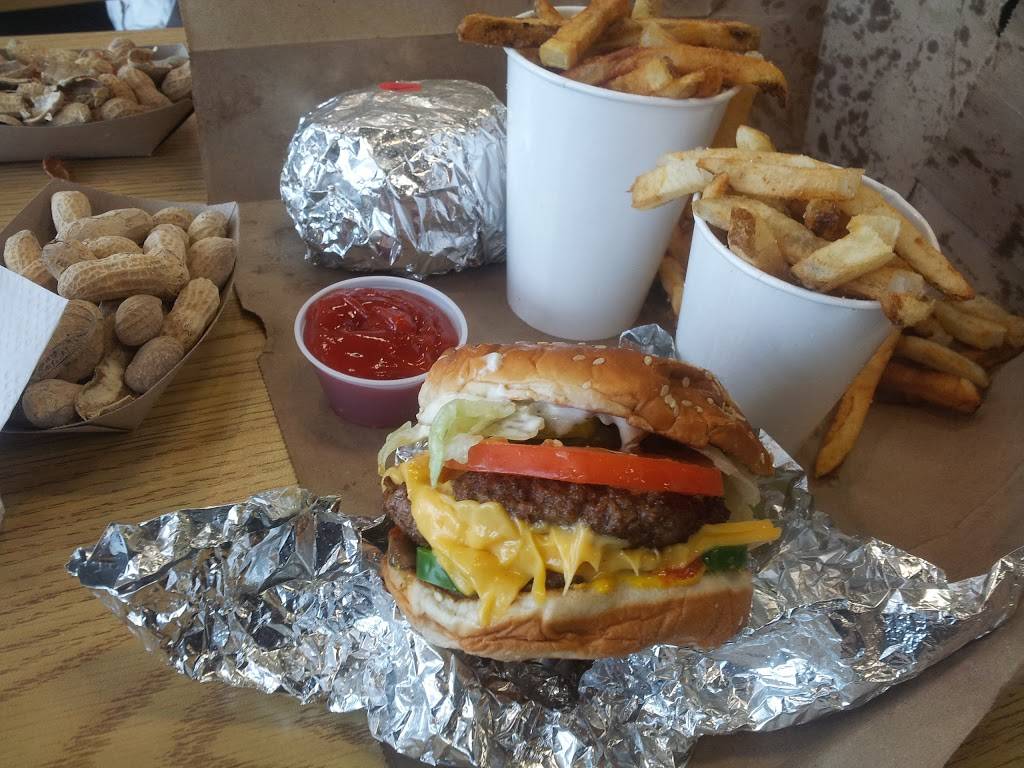 Five Guys | meal takeaway | 3561 28th St SE, Grand Rapids, MI 49512, USA | 6164643483 OR +1 616-464-3483