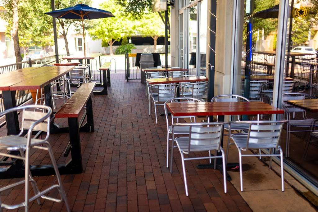 Fuzzys Taco Shop | restaurant | 7010 Easy Wind Dr #100, Austin, TX 78752, USA | 5126510343 OR +1 512-651-0343