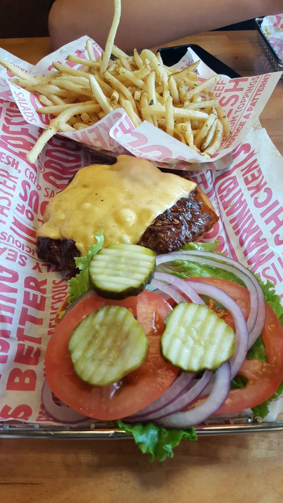 Smashburger | restaurant | 4318 Amboy Rd, Staten Island, NY 10312, USA | 3475624362 OR +1 347-562-4362
