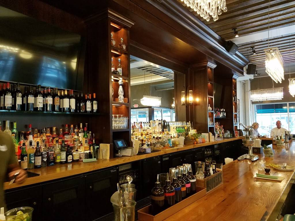 Evaritos Mexican Kitchen & Bar | restaurant | 16 N Main St, Norwalk, CT 06854, USA | 2039391620 OR +1 203-939-1620