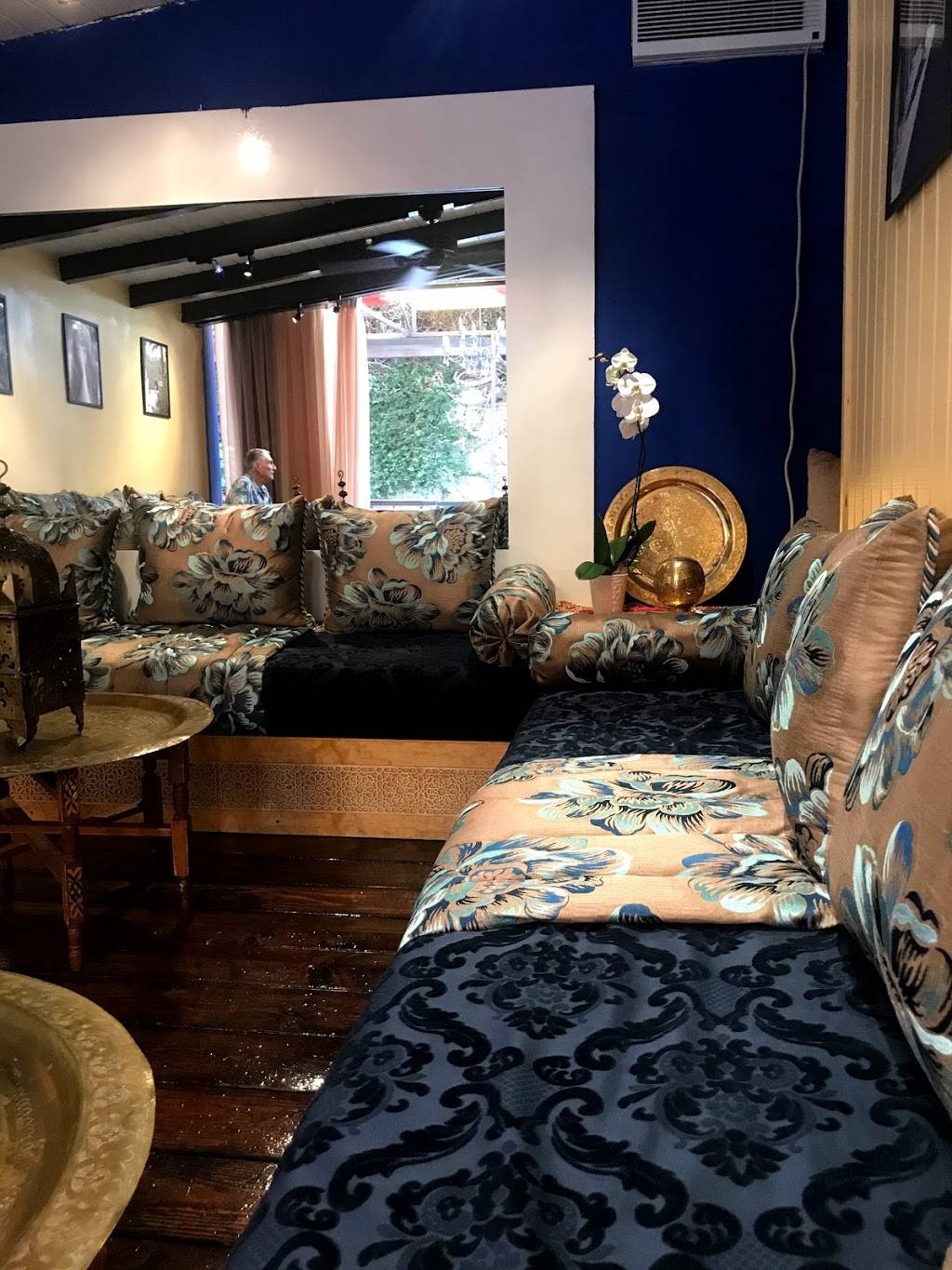 Casablanca Moroccan Kitchens | restaurant | 6919 Melrose Ave, Los Angeles, CA 90038, USA | 3232724777 OR +1 323-272-4777