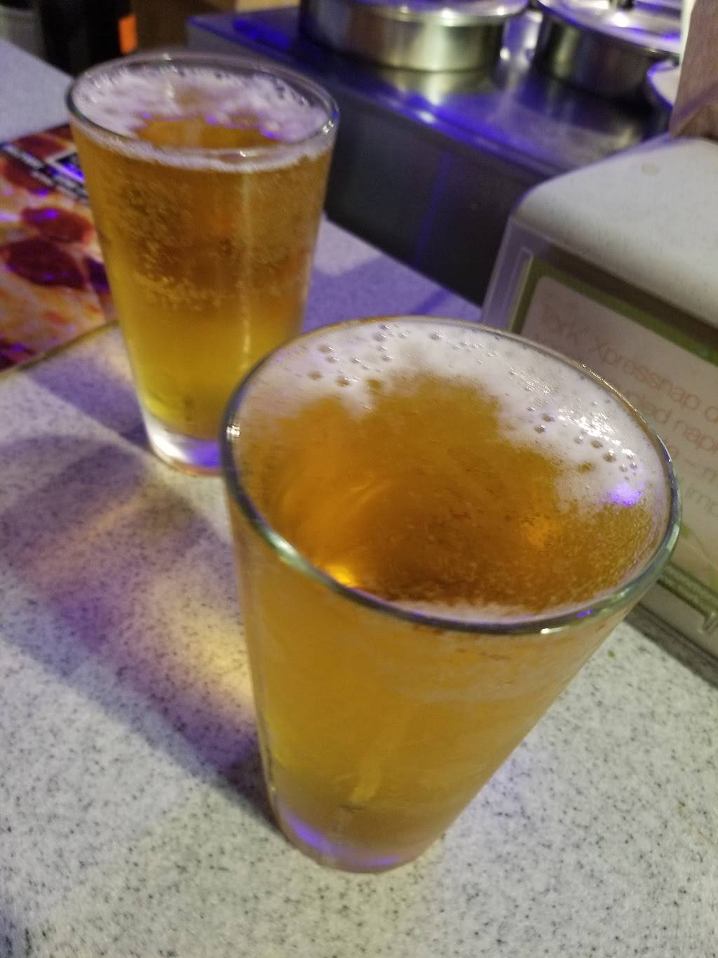 Old School Pizza | restaurant | 3150 S Babcock St, Melbourne, FL 32901, USA | 3218214880 OR +1 321-821-4880