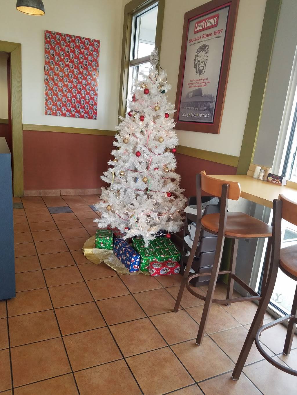 Lions Choice | meal takeaway | 3140 Elm Point Industrial Dr, St Charles, MO 63301, USA | 6369477638 OR +1 636-947-7638