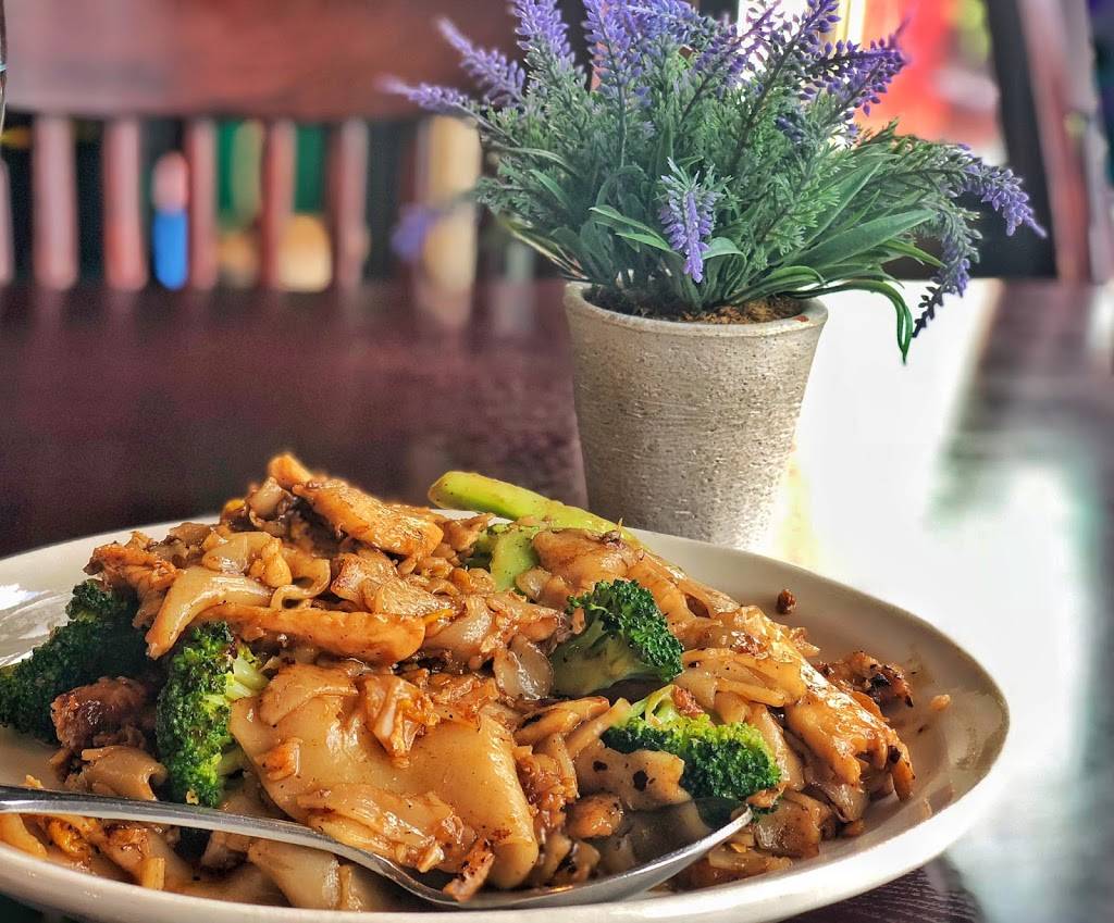 Rom Mai Thai Restaurant | restaurant | 613 Broadway E, Seattle, WA 98102, USA | 2067269058 OR +1 206-726-9058