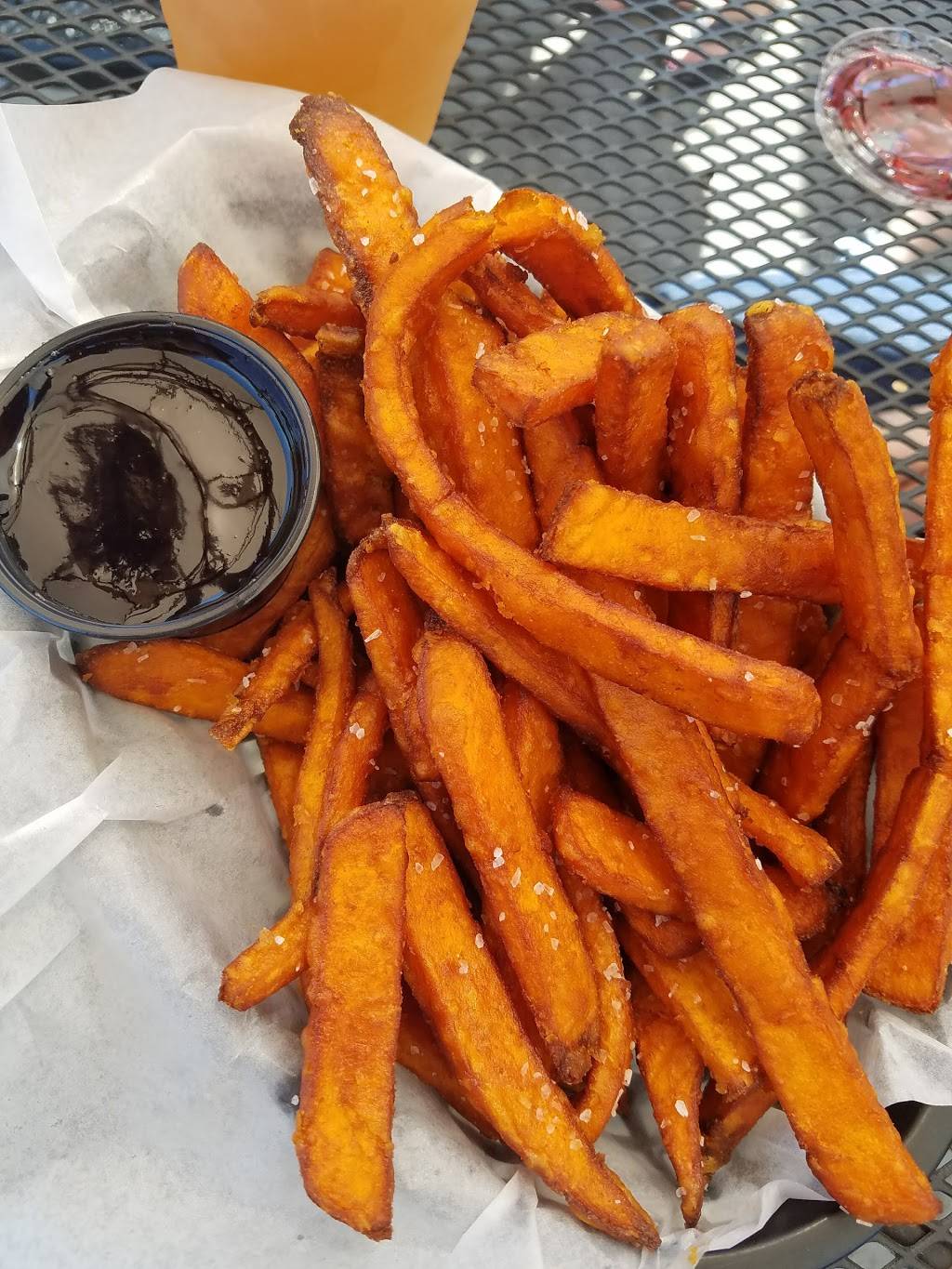 Fire & Ice Bar & Grill | restaurant | 175 Canada St, Lake George, NY 12845, USA | 5186853159 OR +1 518-685-3159