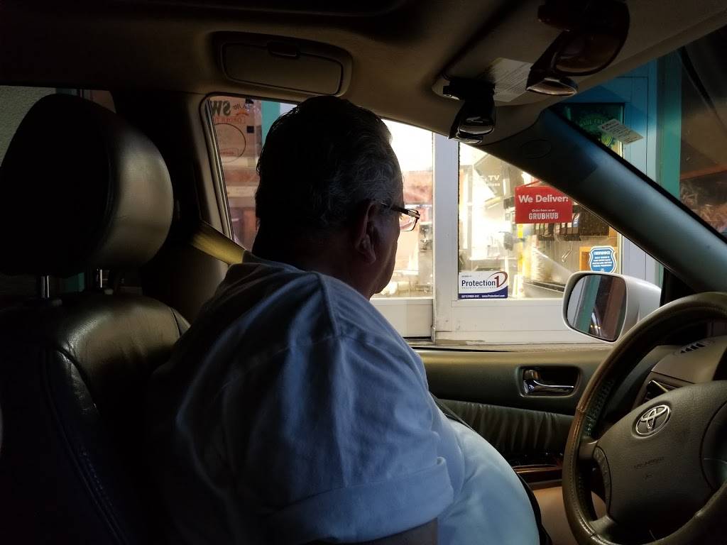 A&W | restaurant | 812 Westacre Rd, West Sacramento, CA 95691, USA | 9163710570 OR +1 916-371-0570