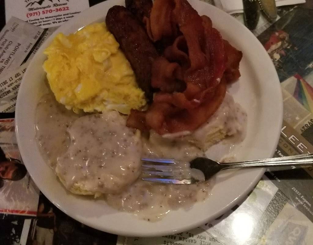 McGillacuddys Sports Bar & Grill | restaurant | 11133 NE Halsey St, Portland, OR 97220, USA | 5032572337 OR +1 503-257-2337