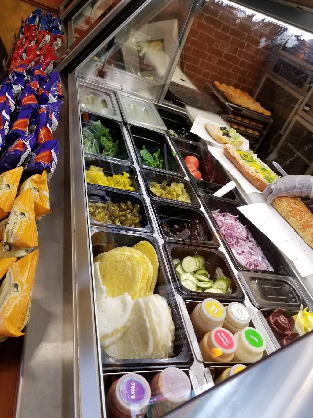 Subway | meal takeaway | 962 Cranston St, Cranston, RI 02920, USA | 4012755514 OR +1 401-275-5514