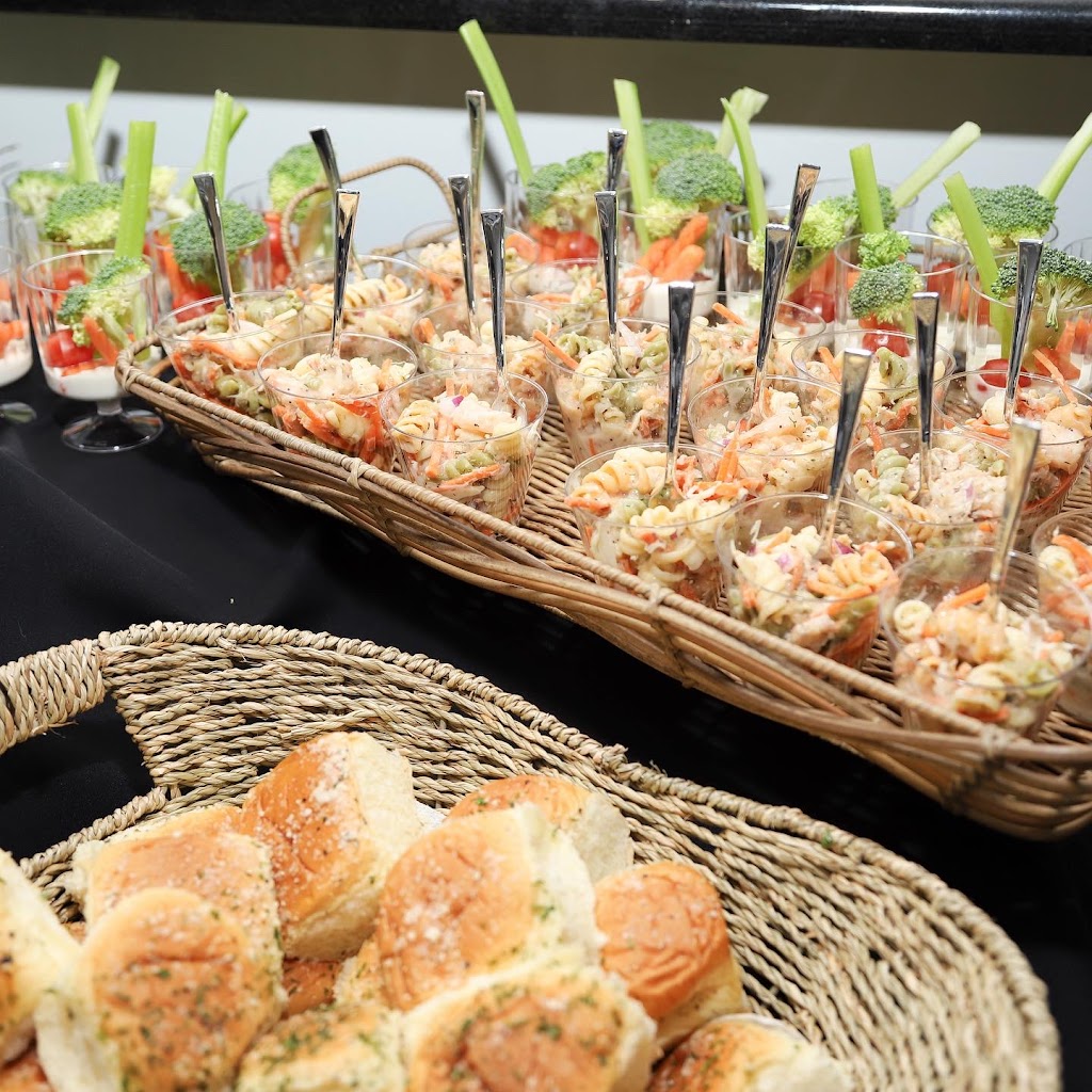 Magnolia Doms Catering Services | restaurant | 18915 W 7 Mile Rd, Detroit, MI 48219, USA | 2483011229 OR +1 248-301-1229