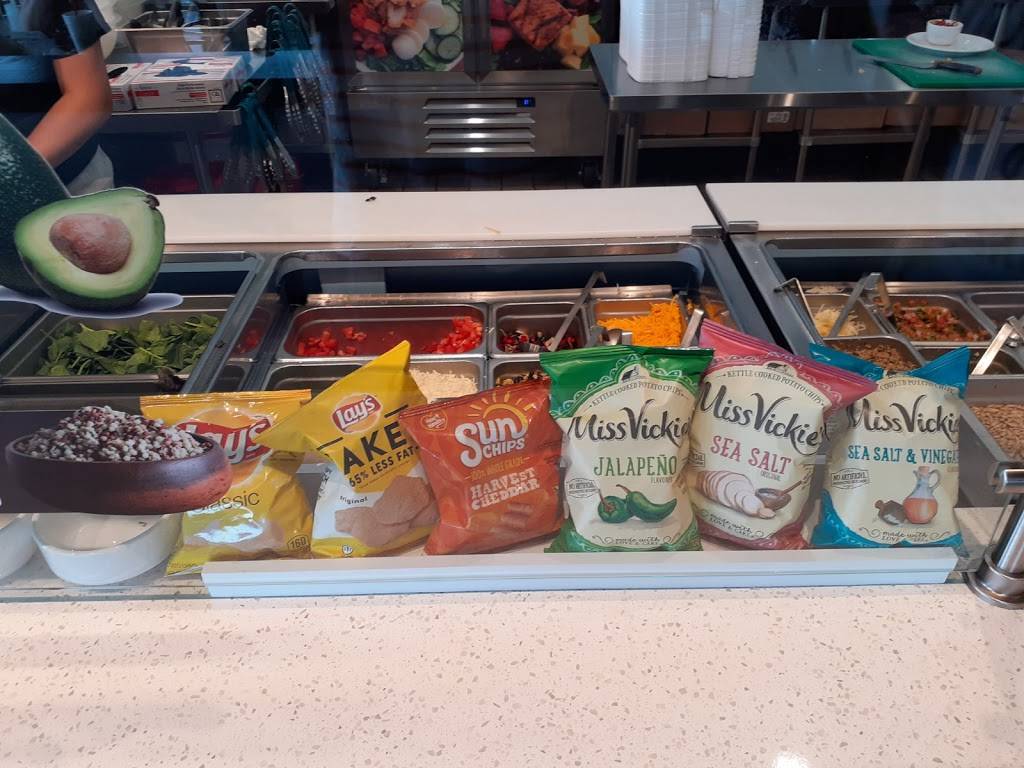 Doc Greens Salads & Grill | restaurant | 2307 N Rock Rd #1500, Derby, KS 67037, USA | 3164251522 OR +1 316-425-1522