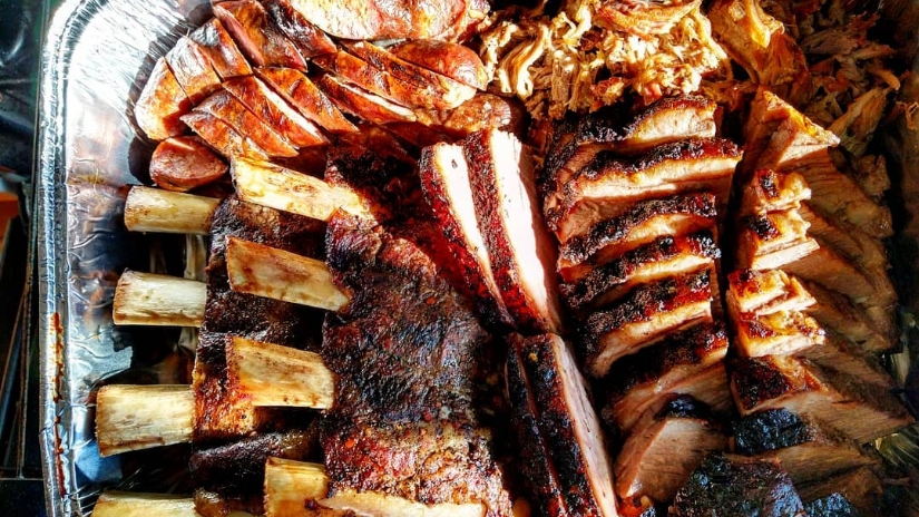 Big Bucks BBQ | restaurant | 1463 W Rascher Ave, Chicago, IL 60640, USA | 3124147253 OR +1 312-414-7253