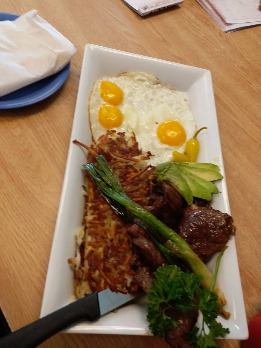 Hunnys Cafe & Pizzaria | restaurant | 9022 Pulsar Ct a, Corona, CA 92883, USA | 9512775811 OR +1 951-277-5811