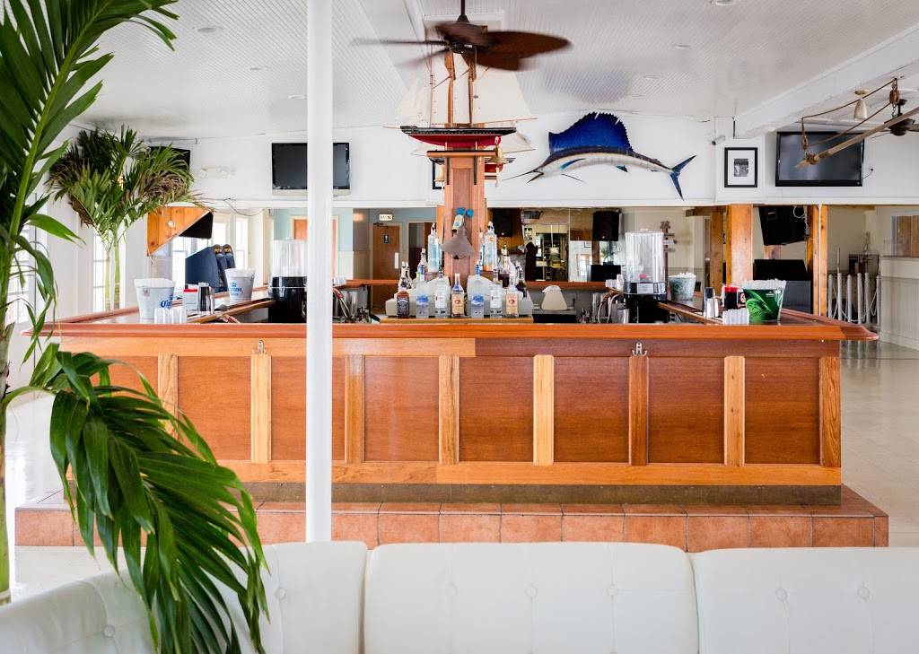 Flynns Fire Island | restaurant | 1 Cayuga St, Ocean Beach, NY 11770, USA | 6315835000 OR +1 631-583-5000