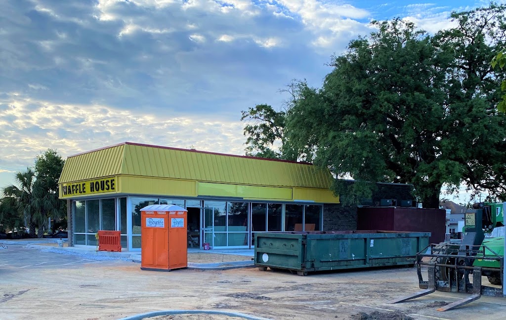 Waffle House | meal takeaway | 401 E Gregory St, Pensacola, FL 32502, USA | 8504388805 OR +1 850-438-8805