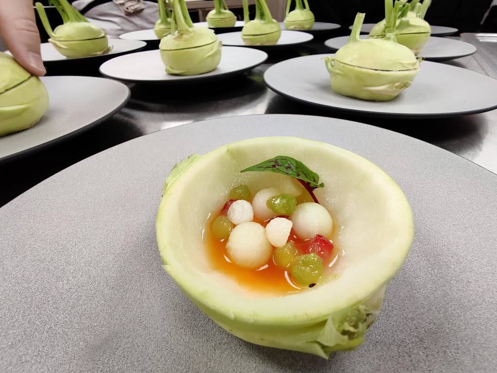 Henrys Ocean View Dining | restaurant | The Waterfront Beach Resort, a Hilton Hotel 21100, CA-1, Huntington Beach, CA 92648, USA | 7148458450 OR +1 714-845-8450