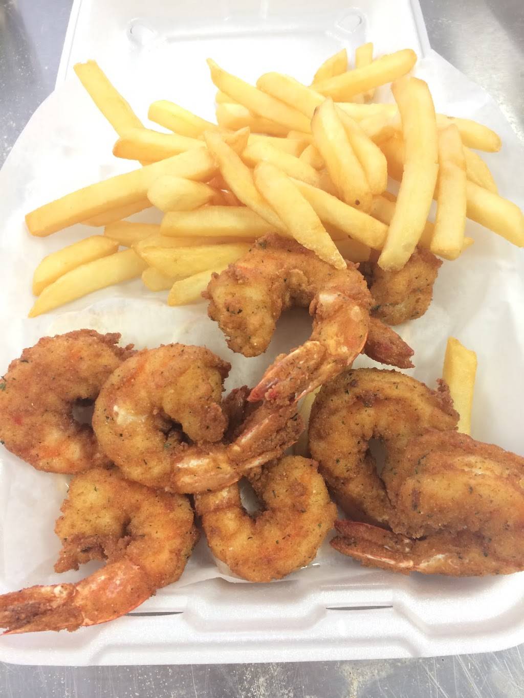 Momos Fish And Chicken Subs | restaurant | 7416 Windsor Mill Rd, Windsor Mill, MD 21244, USA | 4434057711 OR +1 443-405-7711