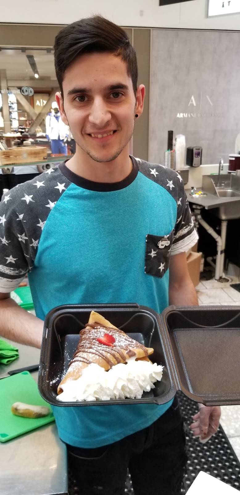 Sip 22 Coffee Lounge & Creperie | cafe | 5 Woodfield Mall, Schaumburg, IL 60173, USA | 2245208944 OR +1 224-520-8944