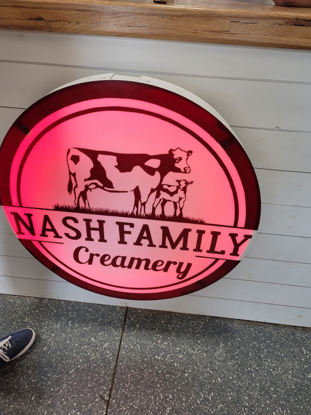 Nash Family Creamery | restaurant | 4019 US-41A N, Chapel Hill, TN 37034, USA | 9312942999 OR +1 931-294-2999
