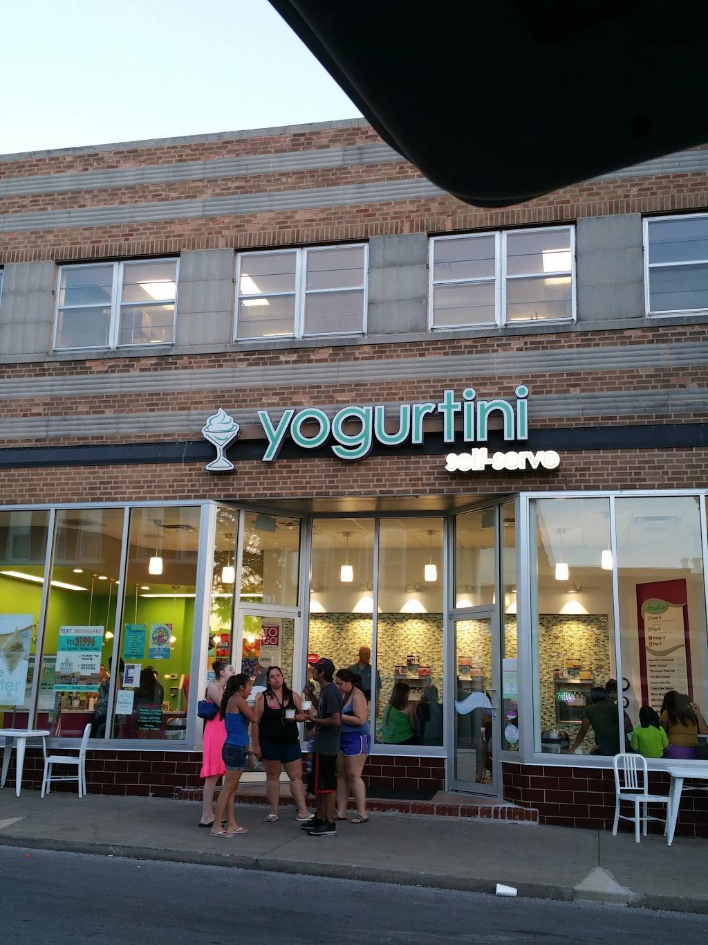 Yogurtini | meal takeaway | 207 W Maple Ave, Independence, MO 64050, USA | 8164610037 OR +1 816-461-0037