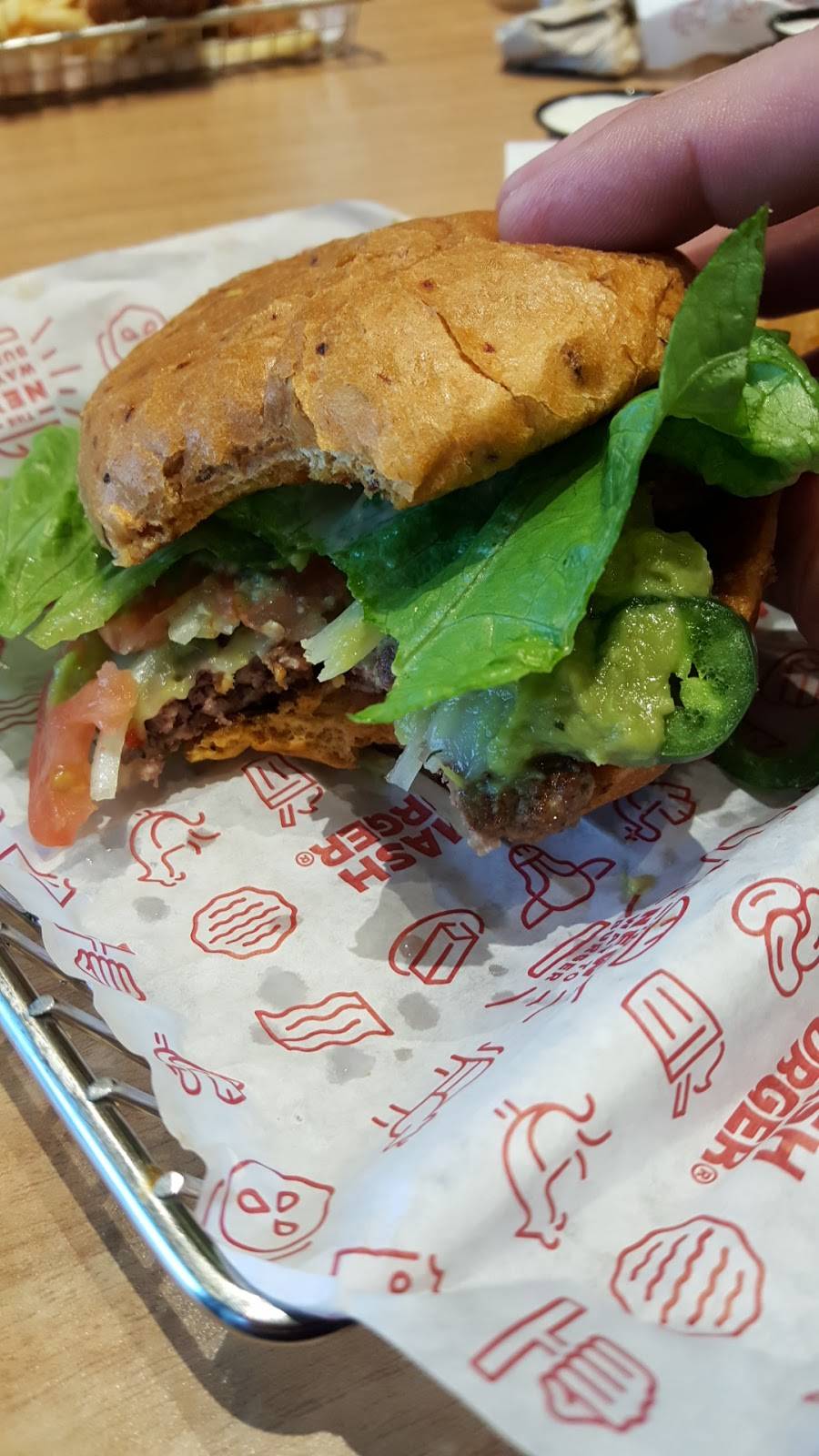 Smashburger | restaurant | 2022 First St, Simi Valley, CA 93065, USA | 8052103149 OR +1 805-210-3149