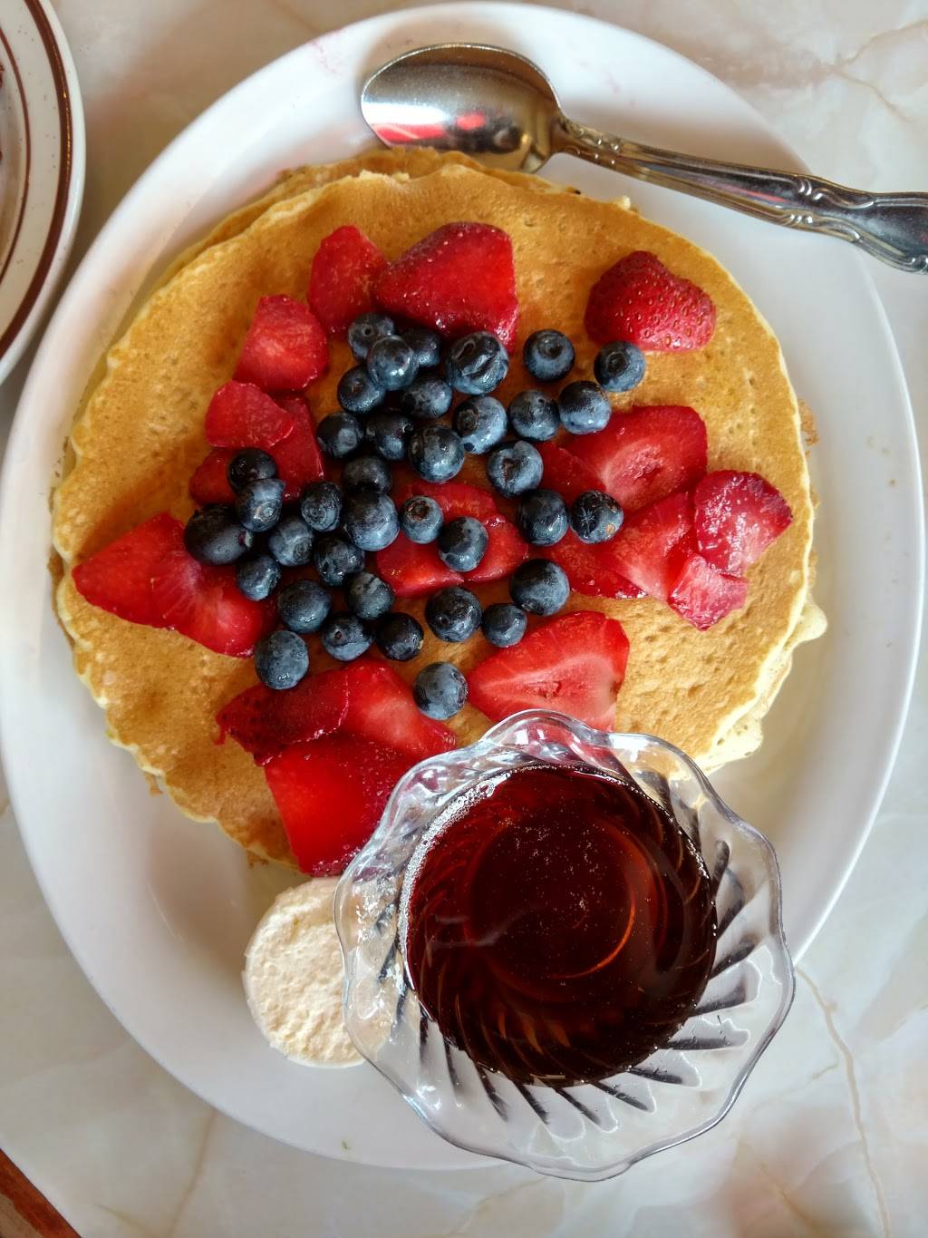 Ma Fischers | restaurant | 2214 N Farwell Ave, Milwaukee, WI 53202, USA | 4142717424 OR +1 414-271-7424