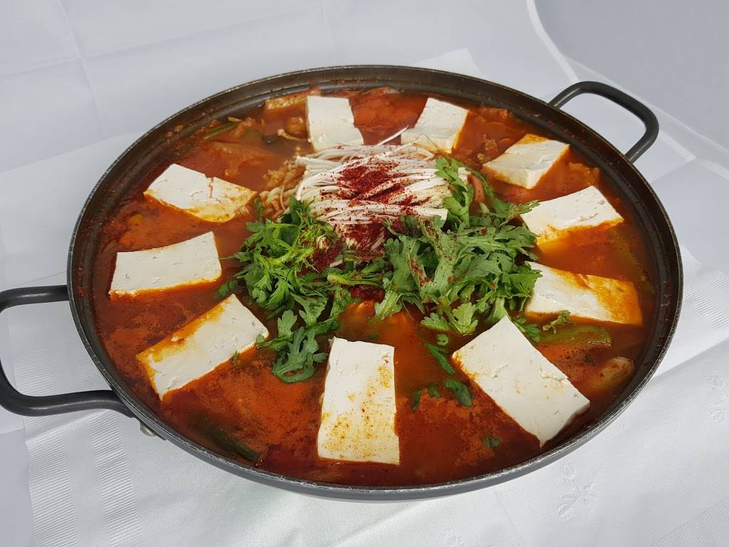 College Roadhouse Korean Kitchen & Bar | restaurant | 9515 N Lamar Blvd #230, Austin, TX 78753, USA | 5126868215 OR +1 512-686-8215