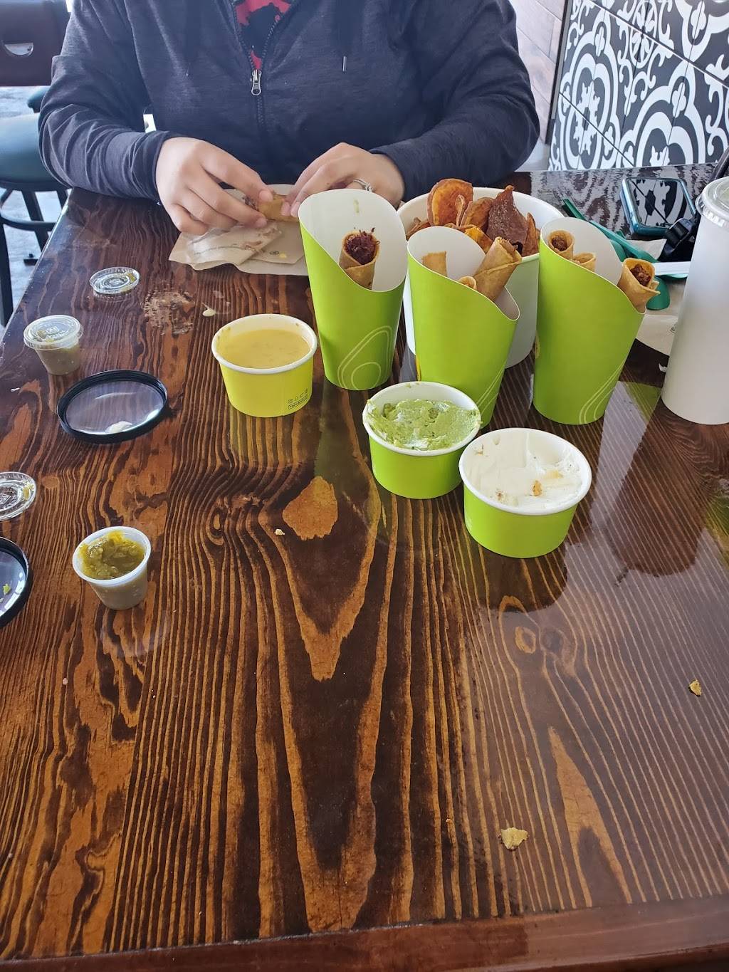 Taco Avocat | restaurant | 2114 N Zaragoza Rd b6, El Paso, TX 79938, USA | 9153040352 OR +1 915-304-0352